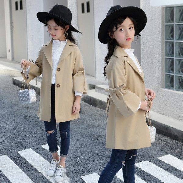 Palton modern pentru copii cu maneci lotus si guler in forma de V in doua culori