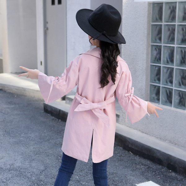 Palton modern pentru copii cu maneci lotus si guler in forma de V in doua culori