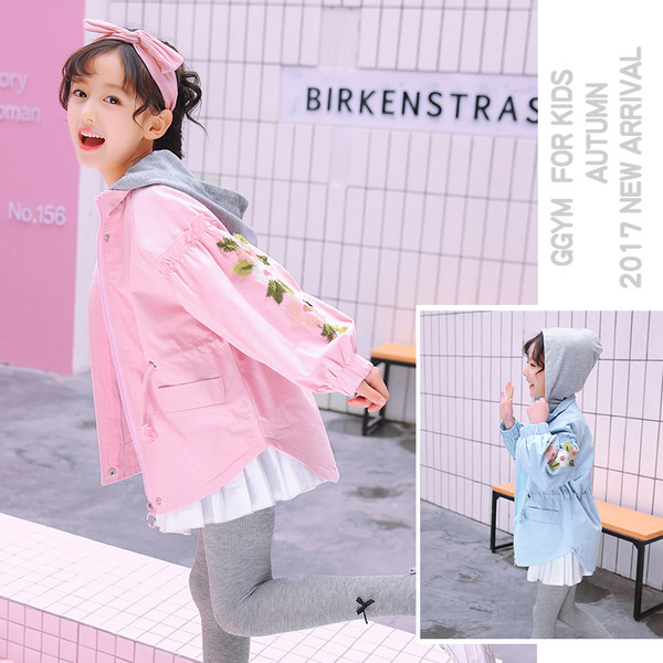 Μοντέρνο μπουφάν με κουκούλα και κέντημα στα μανίκια σε διάφορα χρώματα