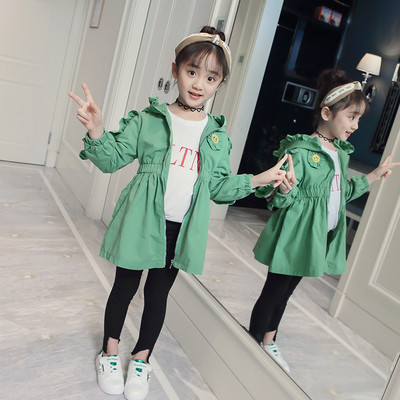 Őszi gyerekkabát szabású modell kapucnival több színben