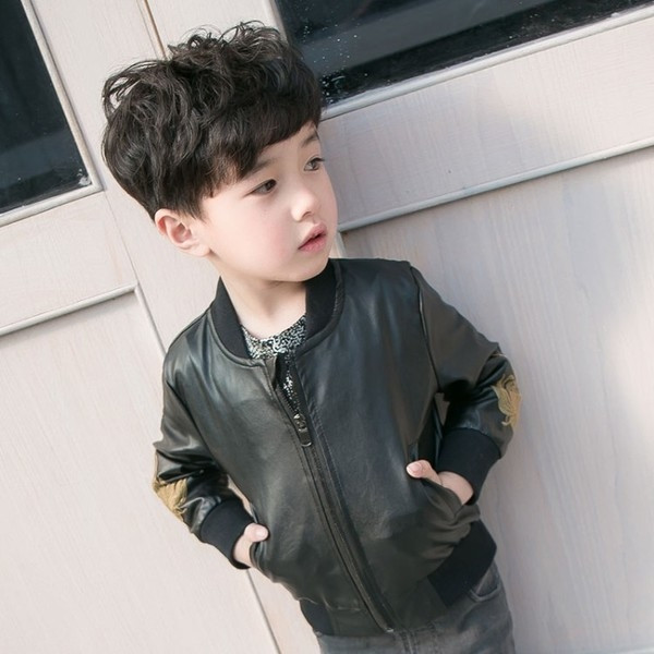 Детско кожено яке с апликация за момчета