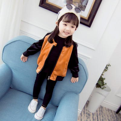 Καθημερινό παιδικό μπουφάν με πολύχρωμη εφαρμογή στην πλάτη