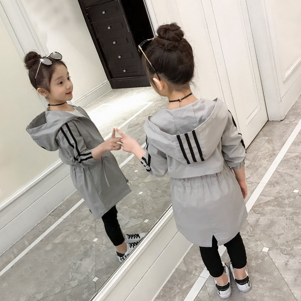 Παιδικό  αθλητικό μπουφάν  για κορίτσια - μοντέλο με κουκούλα σε διάφορα χρώματα