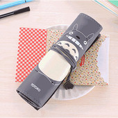 Калъф за моливи с връзка и апликация в сив цвят