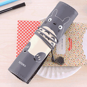 Калъф за моливи с връзка и апликация в сив цвят