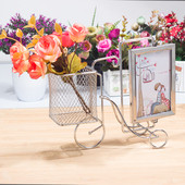 Рамка за снимка с моливник във формата на колело