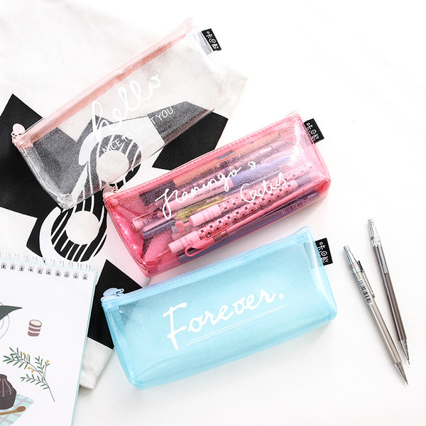 Прозрачен несесер за моливи с надпис в четири цвята