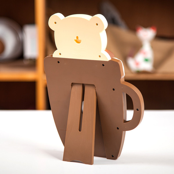 Фоторамка във формата на чаша с мече