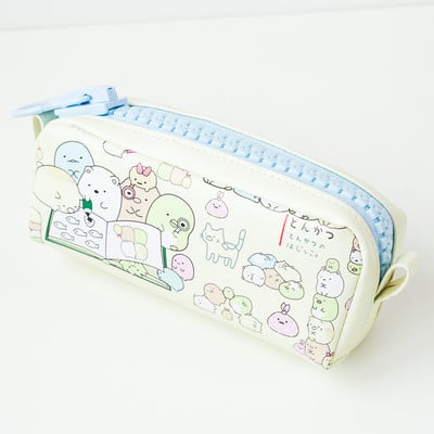 Iskolai használatra alkalmas több színben nyomott tolltartó