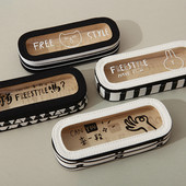 Несесер за моливи в четири цвята с прозрачни елементи и апликация