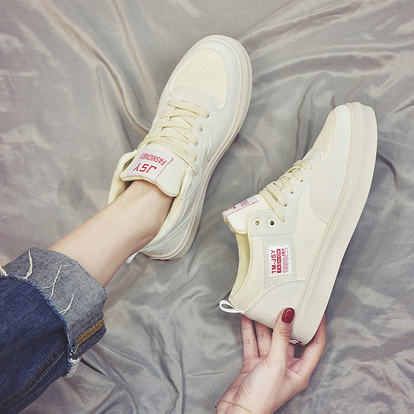 Γυναικεία αθλητικά  πάνινα παπούτσια σε διάφορα χρώματα