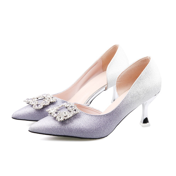 Pantofi de damă cu toc și cataramă