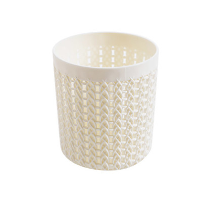 Малки поставки имитаращи ратан