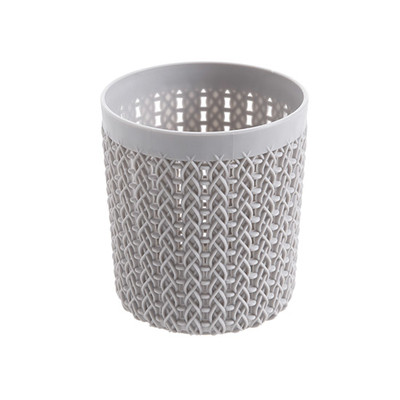 Малки поставки имитаращи ратан