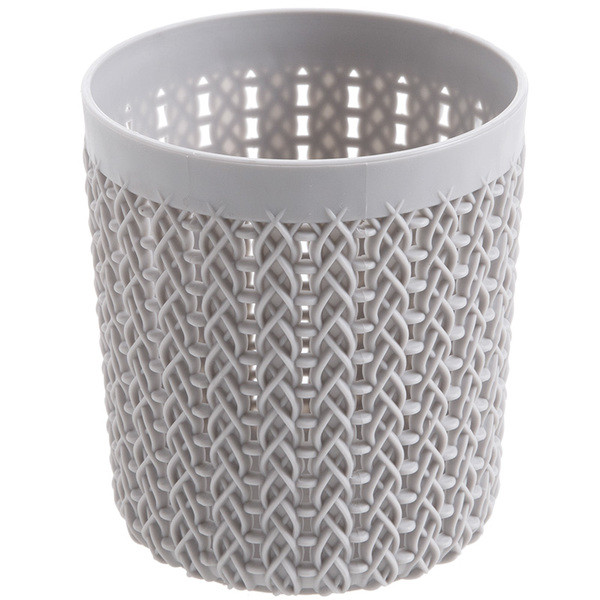 Малки поставки имитаращи ратан