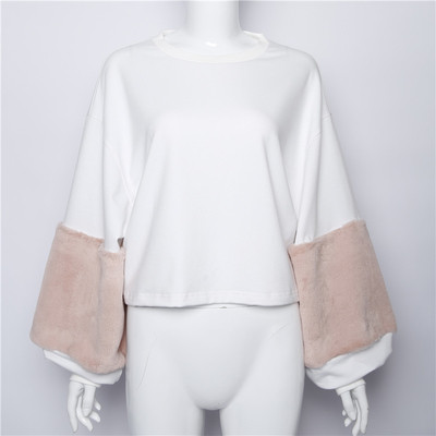 Κομψή γυναικεία μπλούζα με λαιμόκοψη και μανίκι