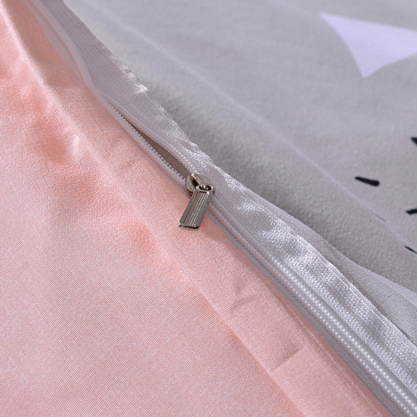 Спален комплект от четири части с панделка и надпис в няколко цвята