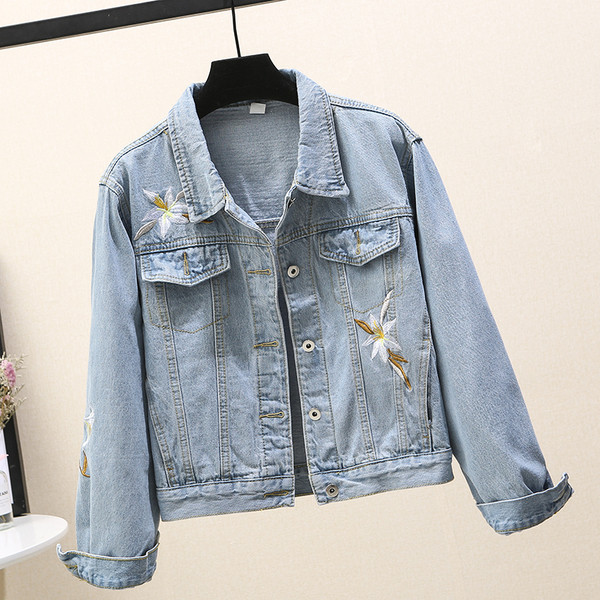 Дамско дънково яке с флорална бродерия