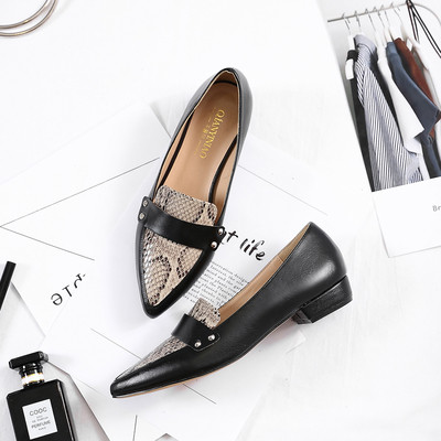 Актуални дамски обувки с мотив