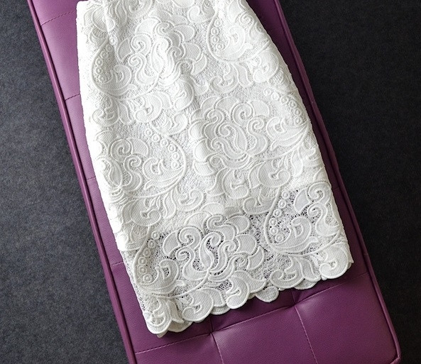 Γυναικείες φούστες με δαντέλα