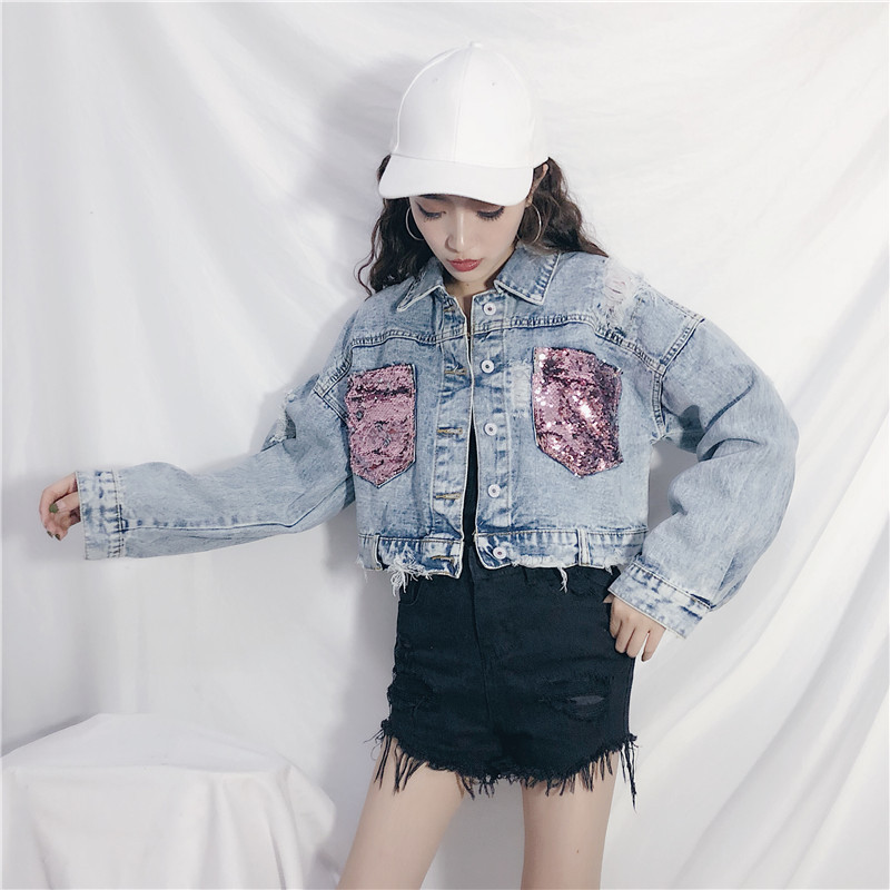 Denim γυναικείο μπουφάν  με πούλιες και σχισμένα σχέδια - ευρύ μοτίβο