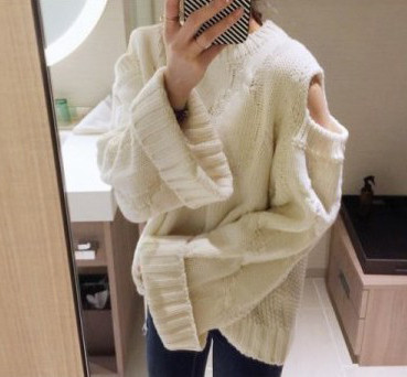 NOU Pulover de dama modern model larg cu maneca lotus in mai multe culori