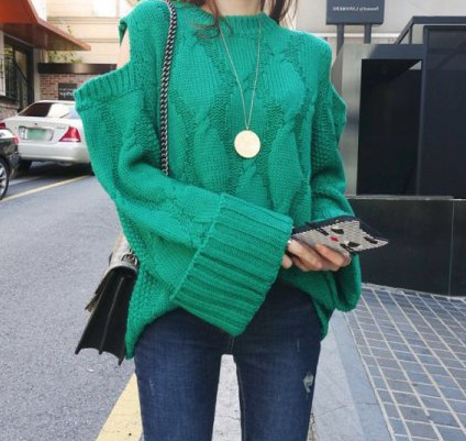 NOU Pulover de dama modern model larg cu maneca lotus in mai multe culori