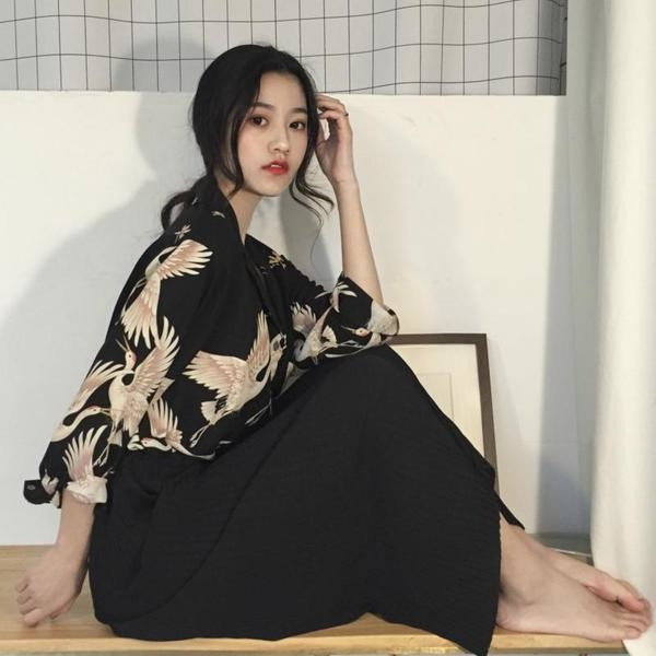 Cămașă modernă de damă în negru cu model