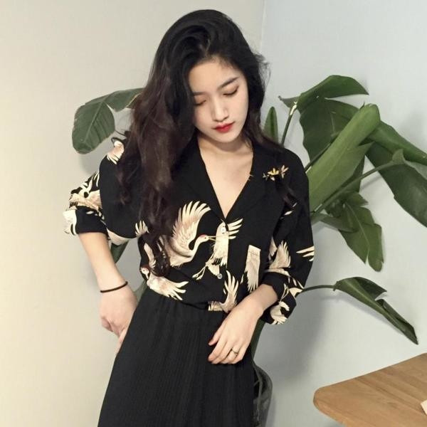 Cămașă modernă de damă în negru cu model