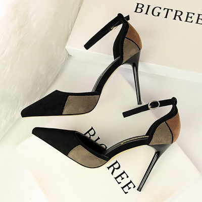 Стилни дамски обувки от велур с висок ток