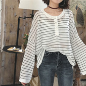 Καθημερινή γυναικεία  μπλούζα σε ευρύ μοτίβο