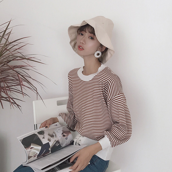 Μπλούζα με  δαντέλες με δύο χρωματικούς δεσμούς