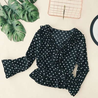 Γυναικεία μπλούζα σε σχήμα V σε διάφορα χρώματα