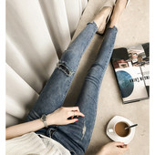 Μοντέρνα γυναικεία τζιν με ψηλή μέση σε δύο χρώματα