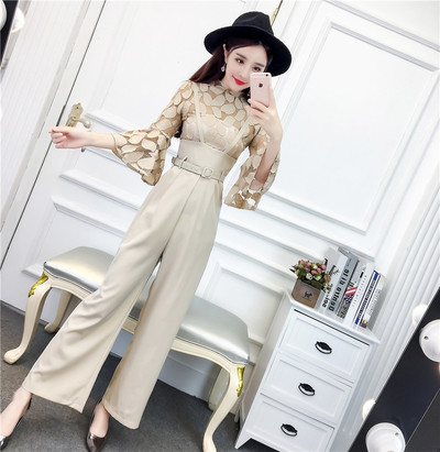 Κομψές γυναικείες φόρμες σε τρία χρώματα