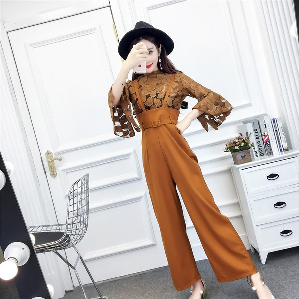 Κομψές γυναικείες φόρμες σε τρία χρώματα