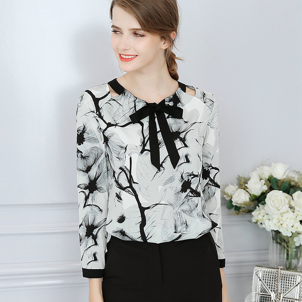 Γυναικεία  μπλούζα με floral μοτίβα και κορδέλα