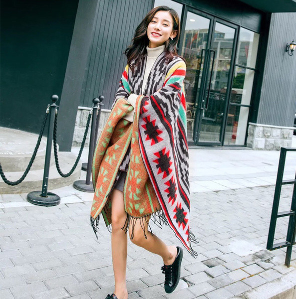 Γυναικείο  πολύχρωμο κασκόλ σε ελαφριά χρώματα