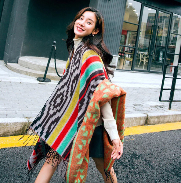 Γυναικείο  πολύχρωμο κασκόλ σε ελαφριά χρώματα