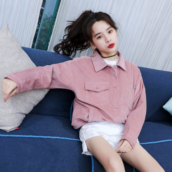 Актуално дамско яке в три цвята