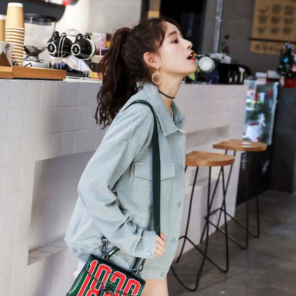 Актуално дамско яке в три цвята