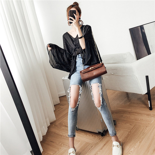  Модерни дамски с дънки с накъсани мотиви