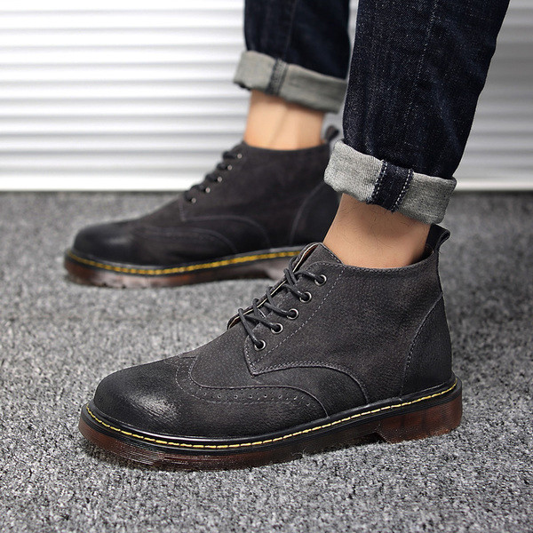 Κομψές ανδρικές μπότες σε οικολογικό σουέτ με διάφορα χρώματα