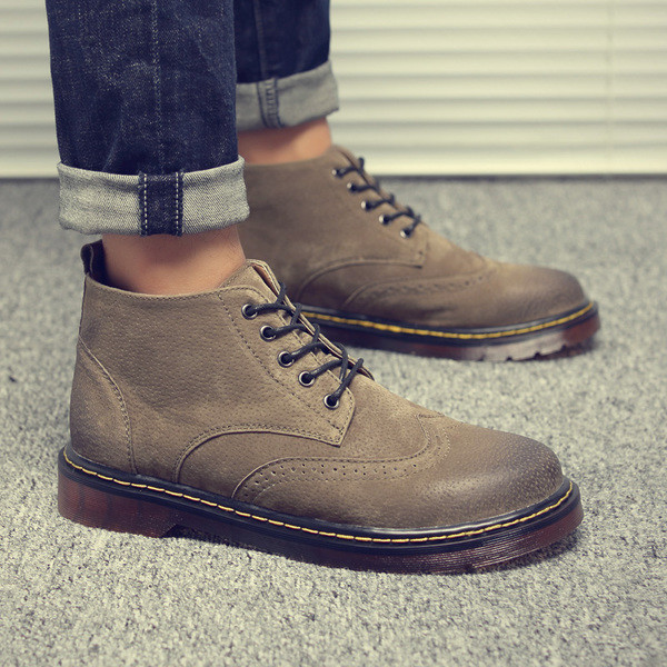 Κομψές ανδρικές μπότες σε οικολογικό σουέτ με διάφορα χρώματα