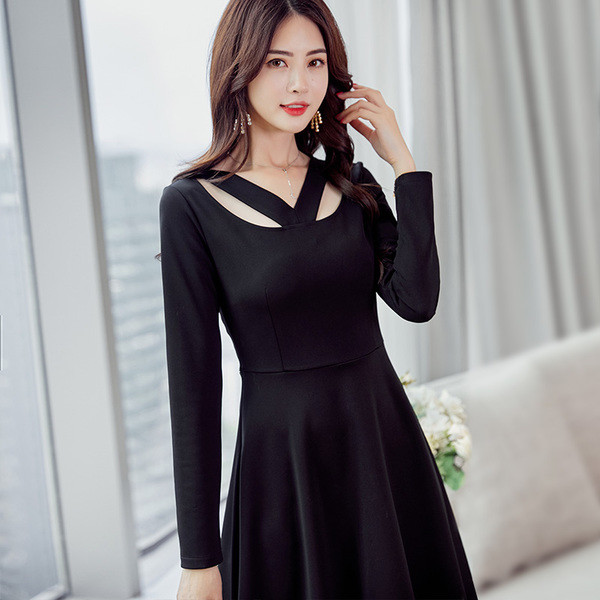 Стилна дамска рокля с дълъг ръкав и V-образно деколте в черен и син цвят