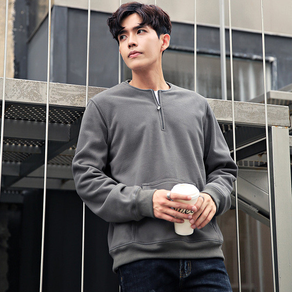 Vastag férfi pulóver O-alakú gallérral és zsebbel, két színben