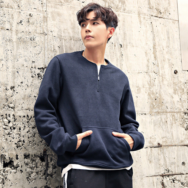 Vastag férfi pulóver O-alakú gallérral és zsebbel, két színben