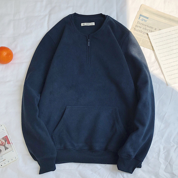 Vastag férfi pulóver O-alakú gallérral és zsebbel, két színben