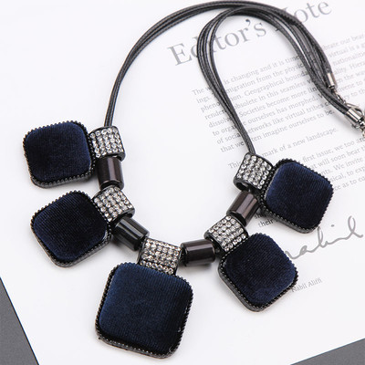 Colier modern de dama in doua culori cu acoperire moale