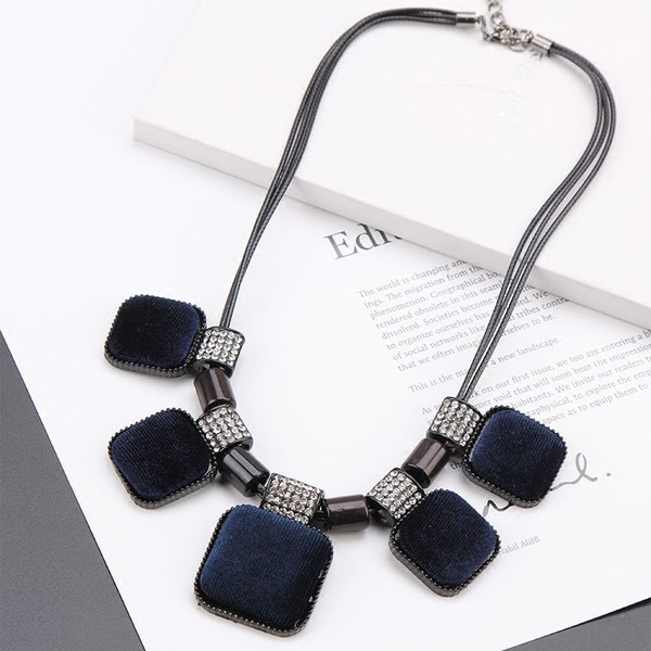 Colier modern de dama in doua culori cu acoperire moale